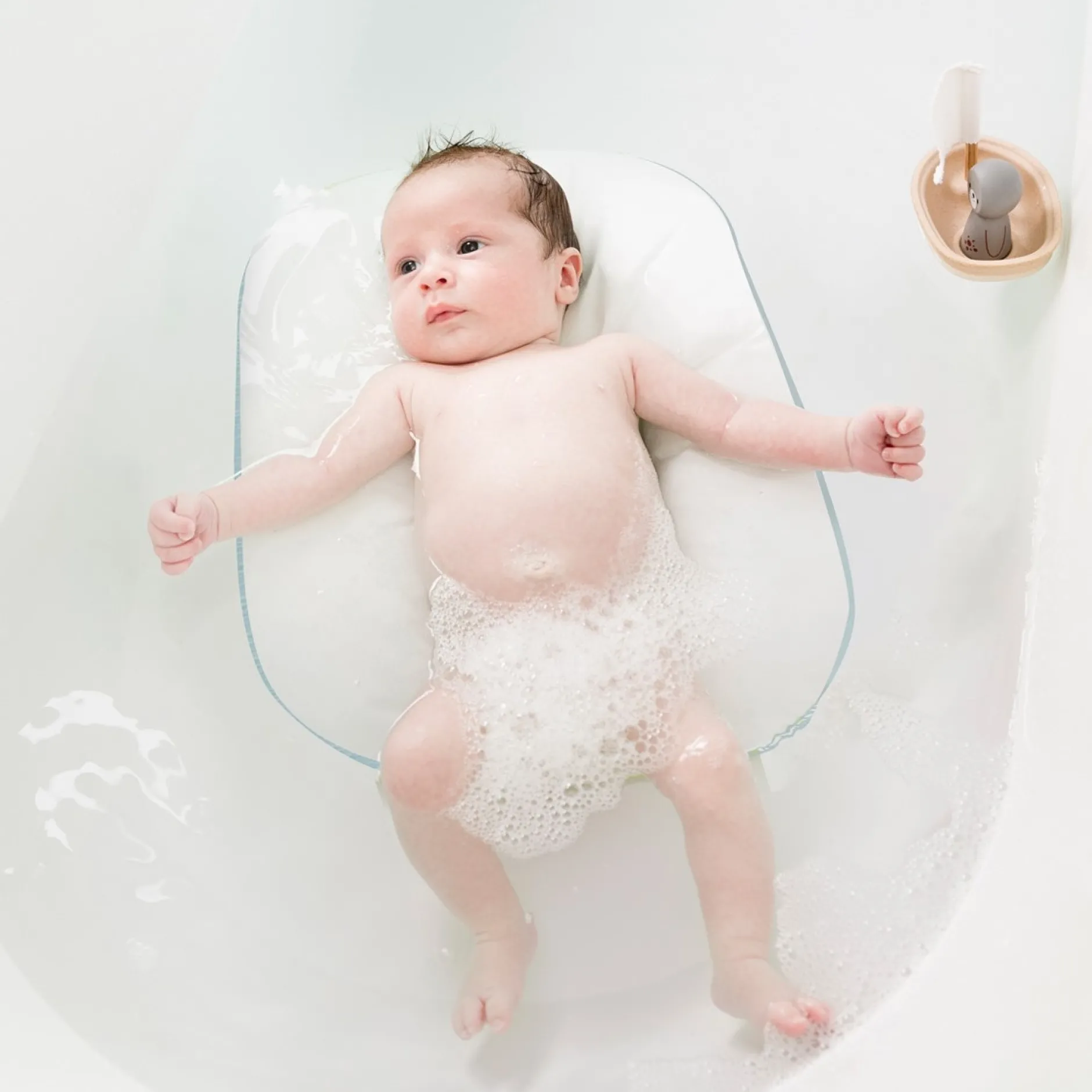 Badzitjes & Badringen*Doomoo Basics Doomoo comfy bath meegroeiend badkussen wit