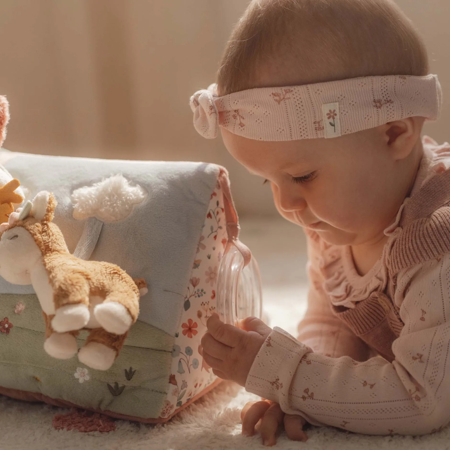 Knuffels|Interactief Speelgoed*Little Dutch activiteitendriehoek Fairy Garden Brownie