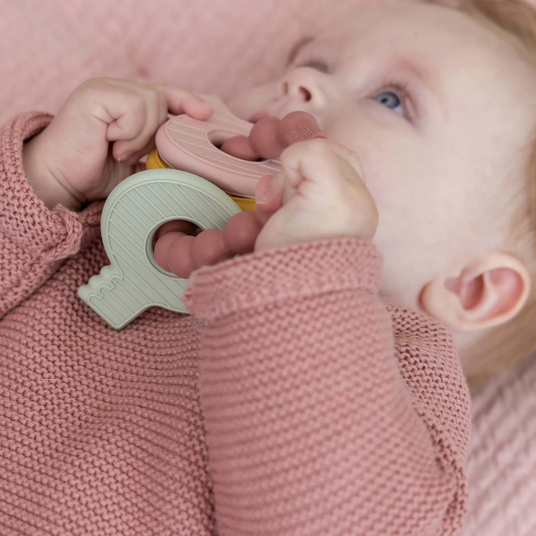 Feestartikelen|Kraamcadeaus*Little Dutch bijspeeltje sleutelbos roze