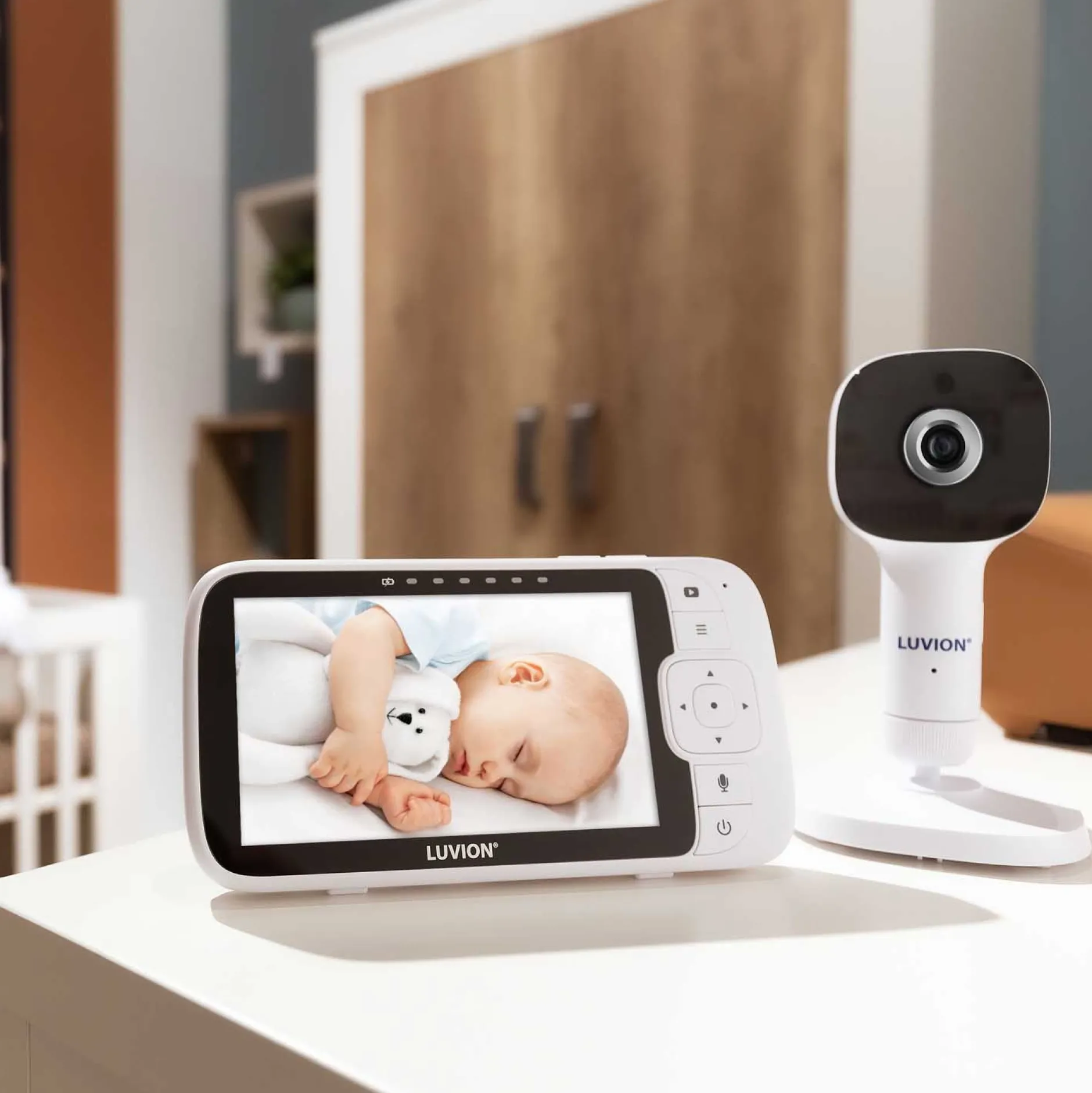 Babyfoons*Luvion Essential Connect Crib