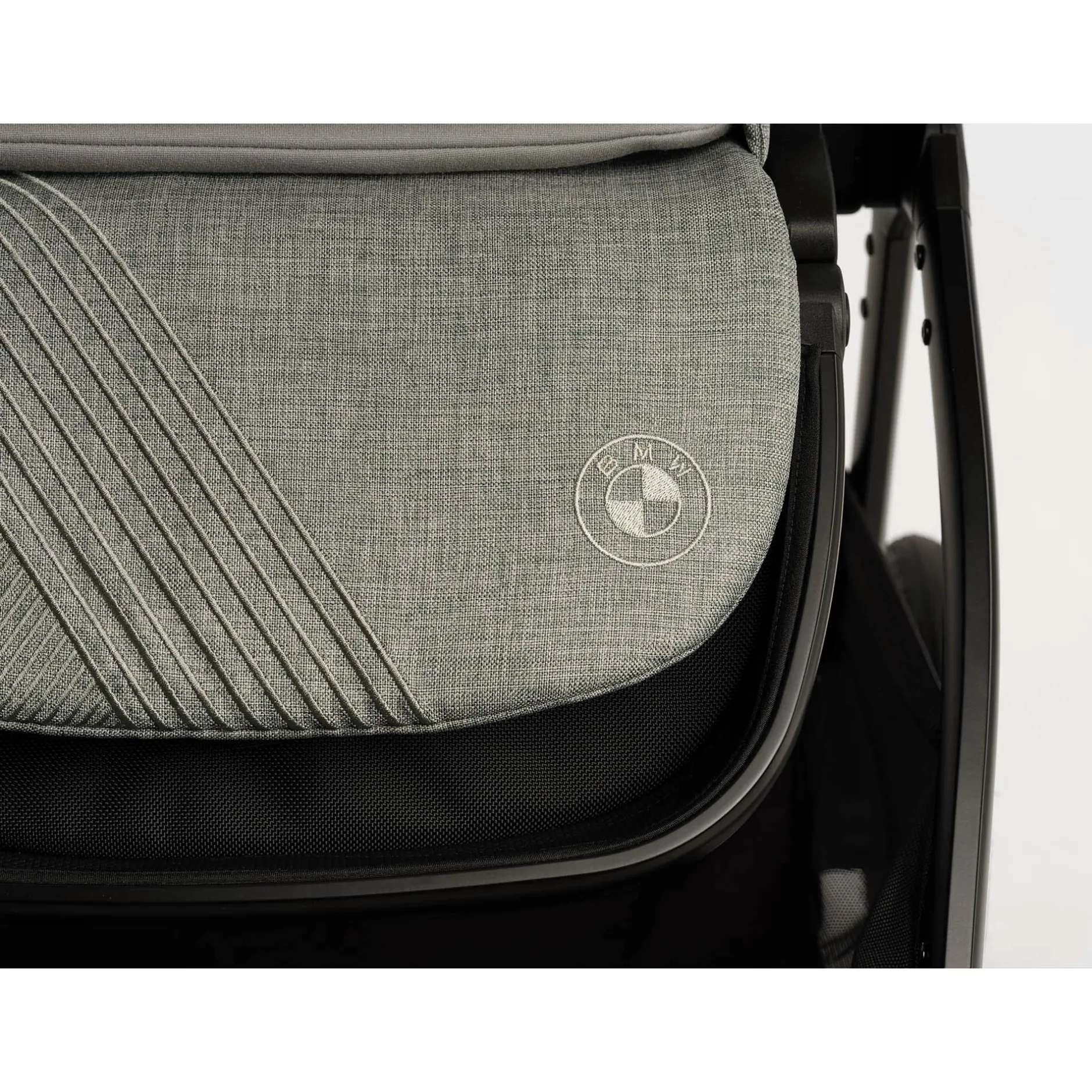 Frames Met Zit*Nuna x BMW TRIV Next Graphene