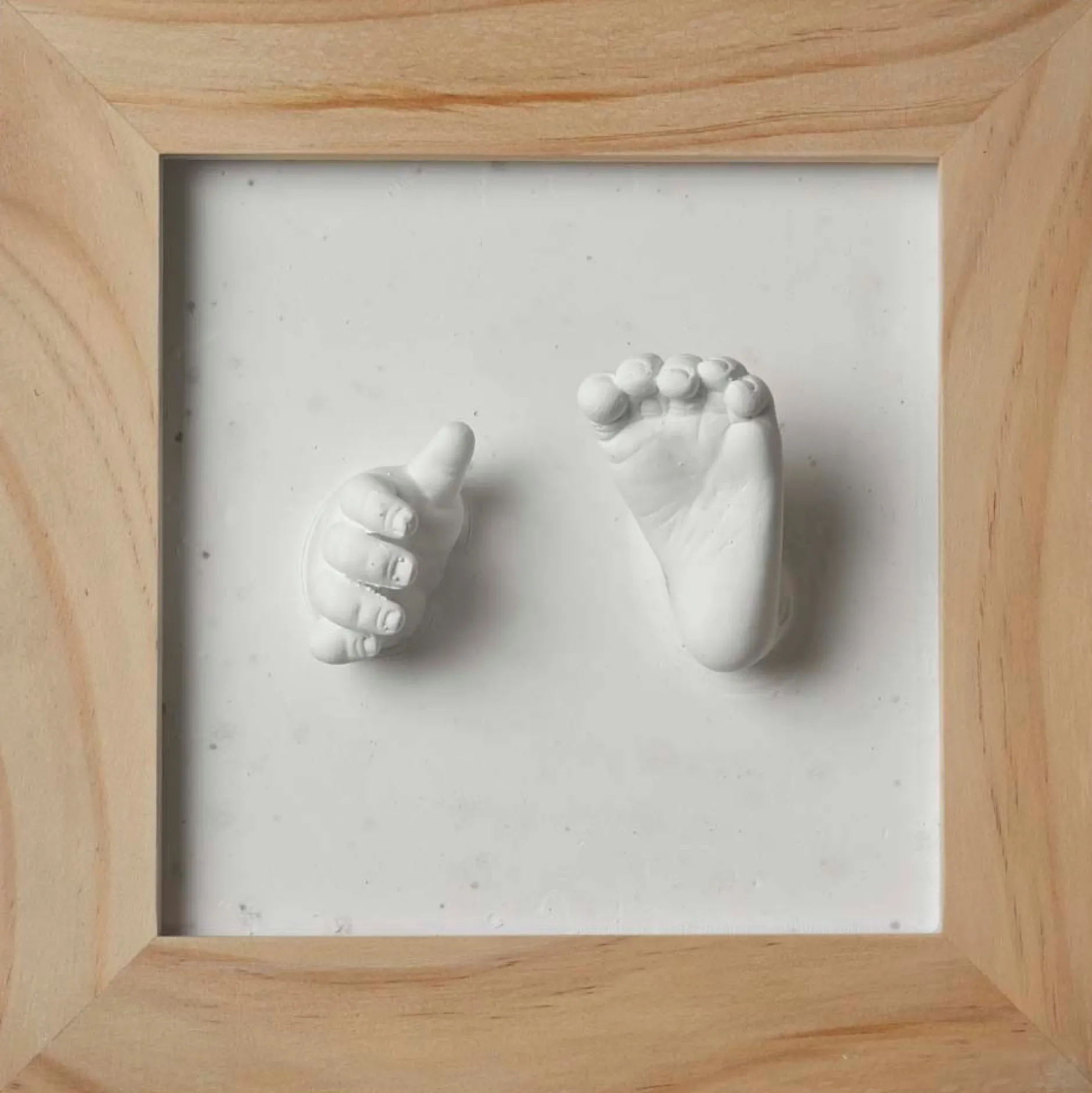 Kraamcadeaus|Zwangerschapscadeaus*Prénatal fotolijst met 3D gipsafdruk naturel