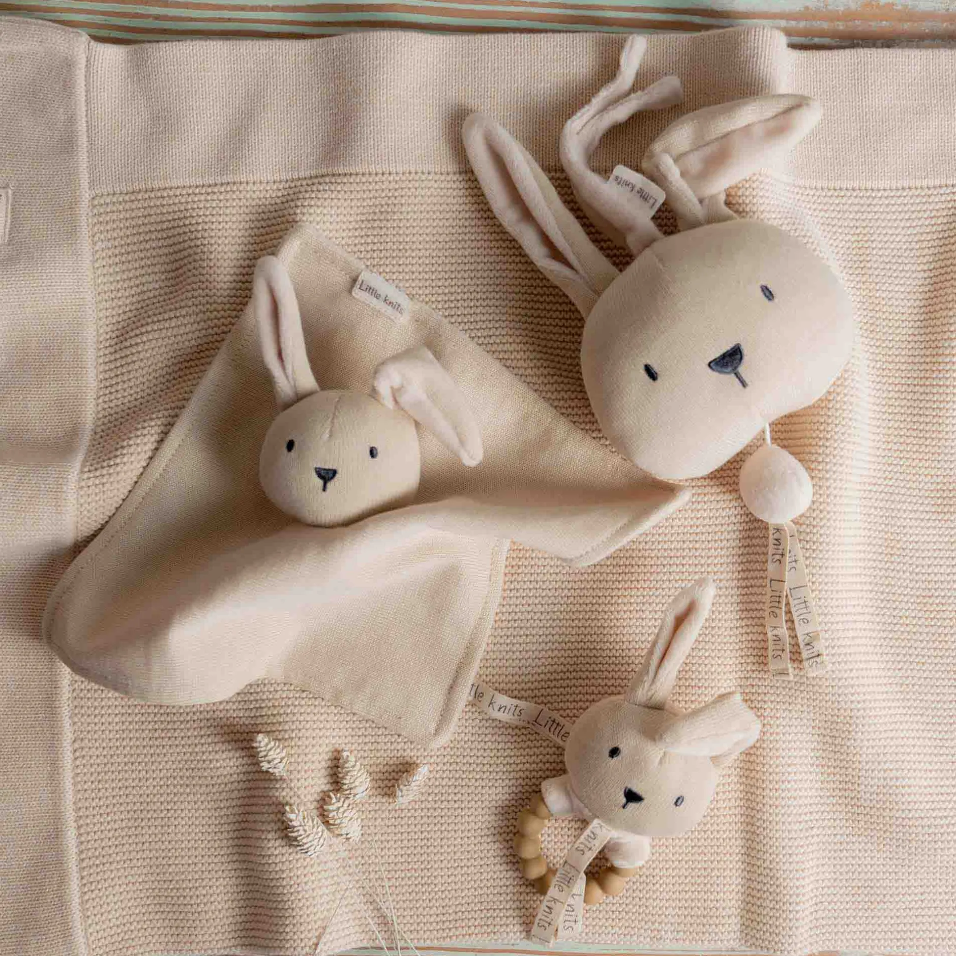 Muziekmobielen & Muziekdoosjes*Prénatal muziekdoosje Little Knits Ecru Melange
