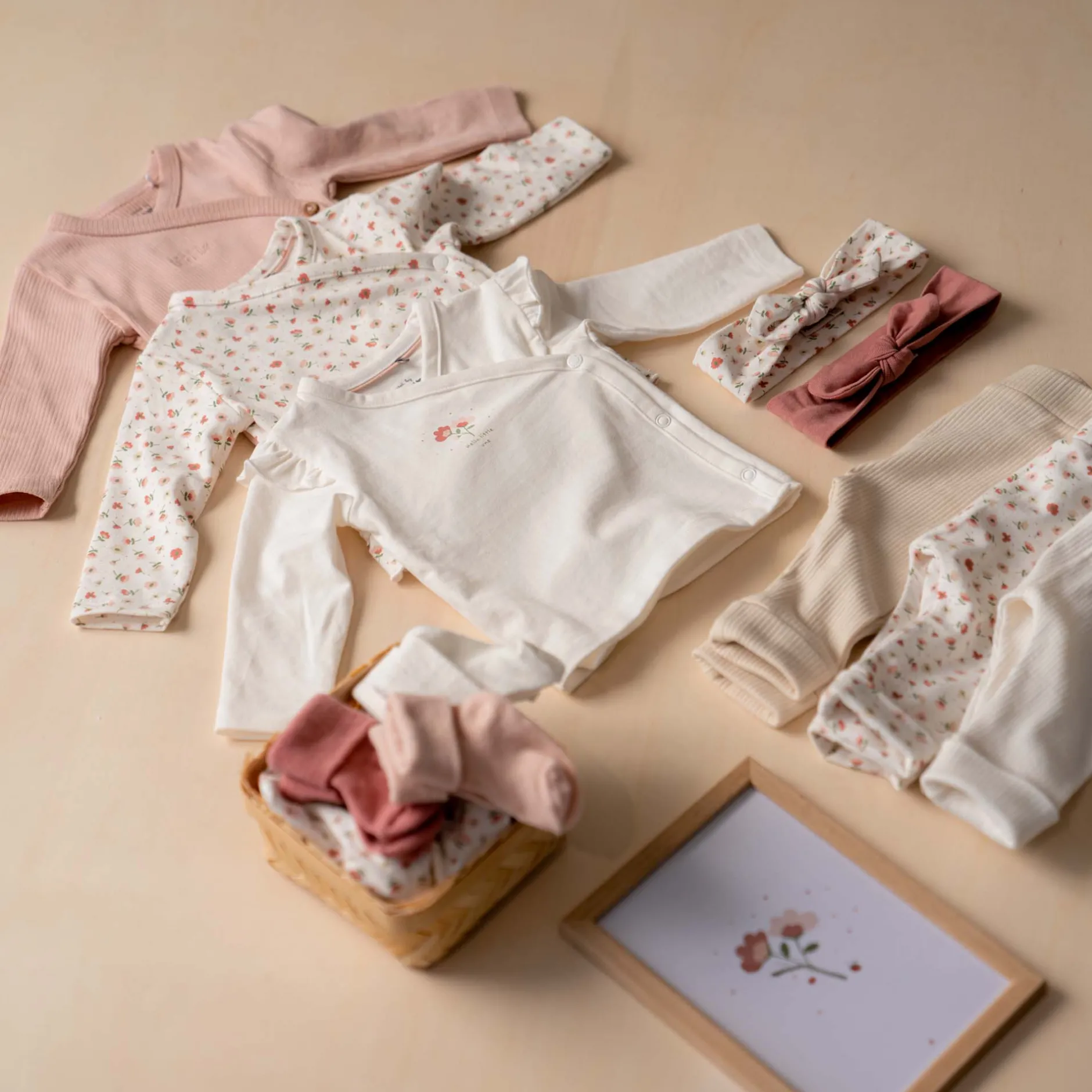 Rompers|Rompers*Prénatal newborn romper lange mouwen all over print roze Powder Pink