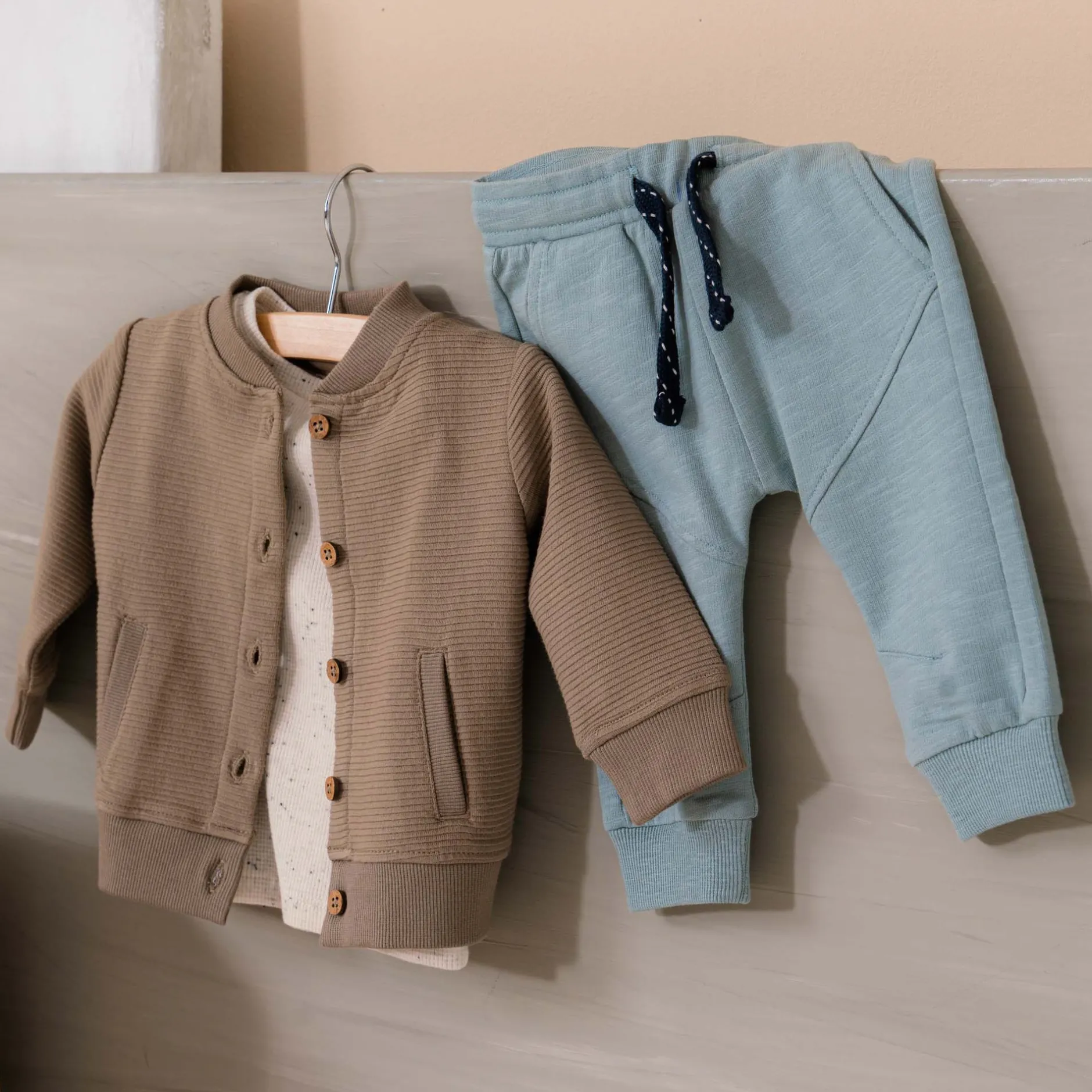 Shirts & Blouses|Shirts & Blouses*Prénatal peuter shirt lange mouwen effen beige Dark Off-White