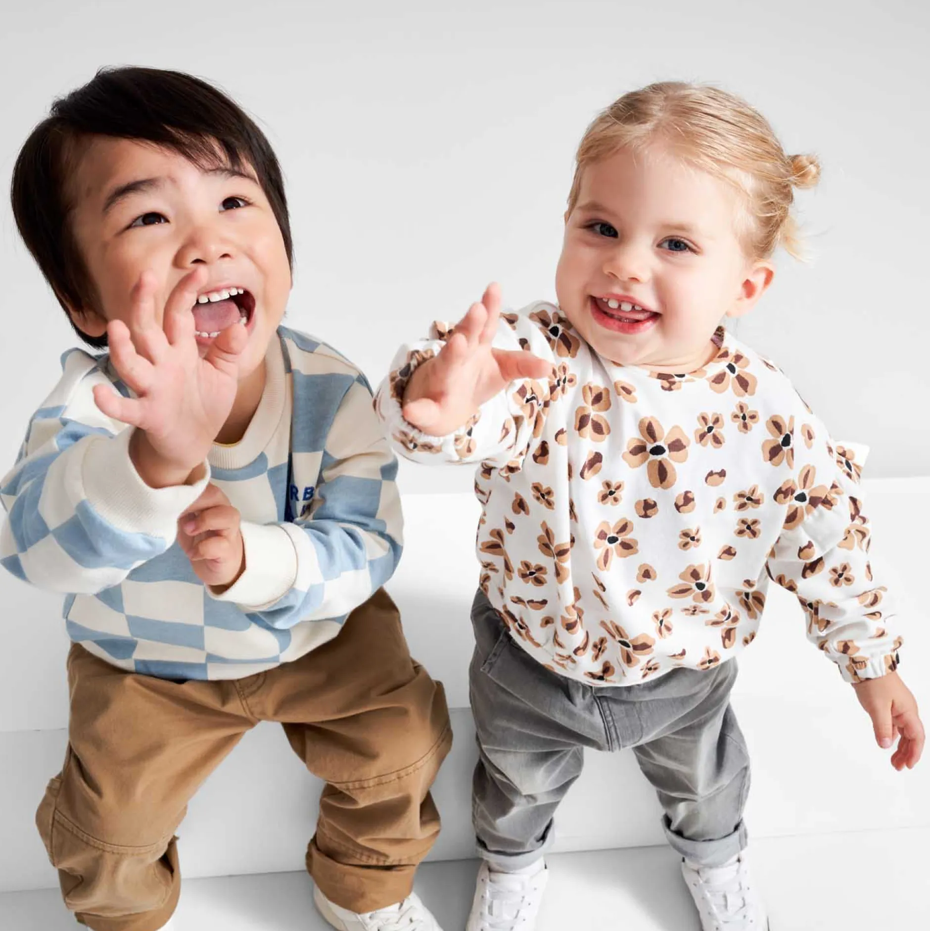 Truien & Vesten|Truien & Sweaters*Prénatal peuter sweater lange mouwen bloemen multi Dark Off-White