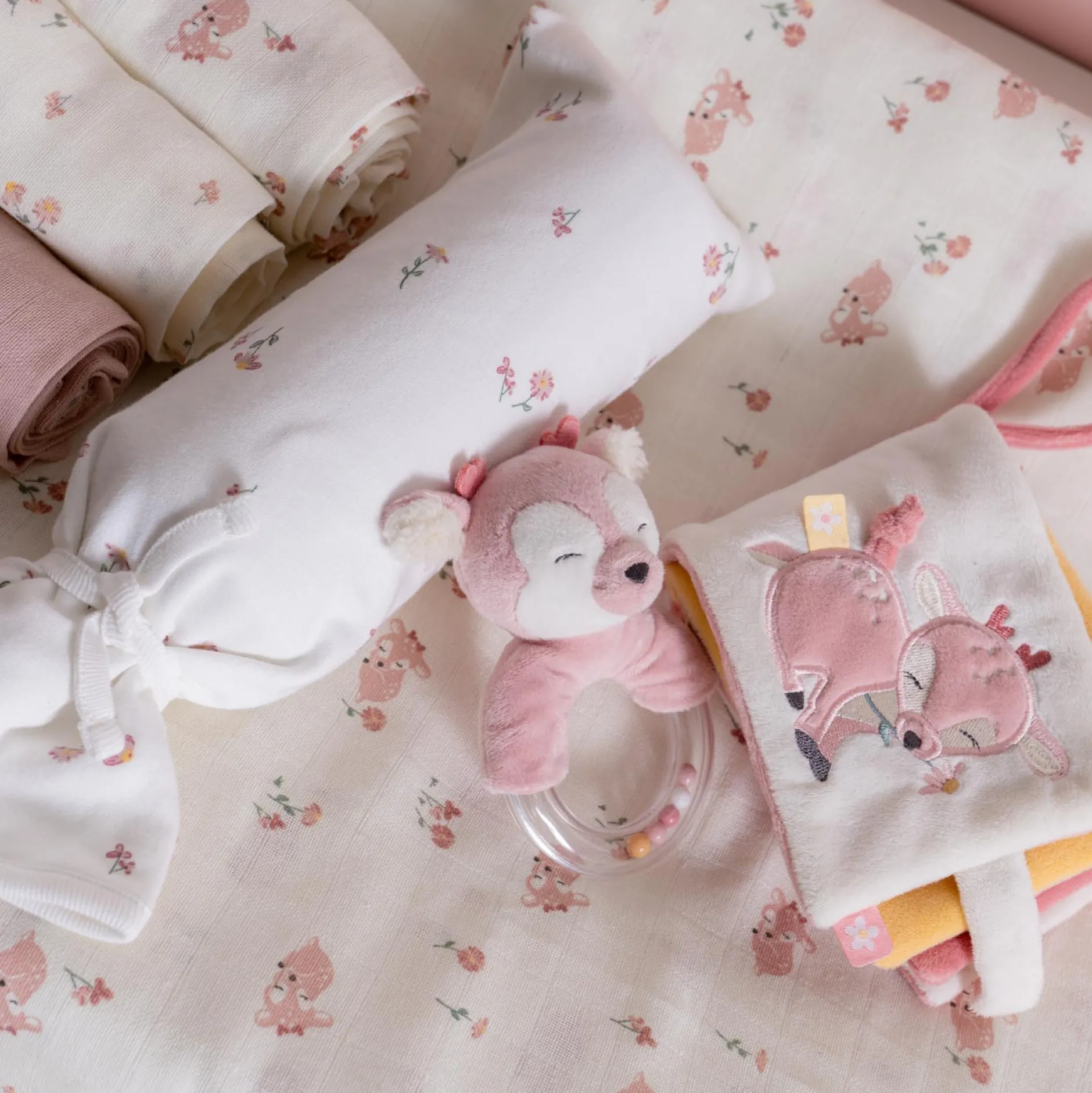 Rammelaars*Prénatal ringrammelaar hert Powder Pink