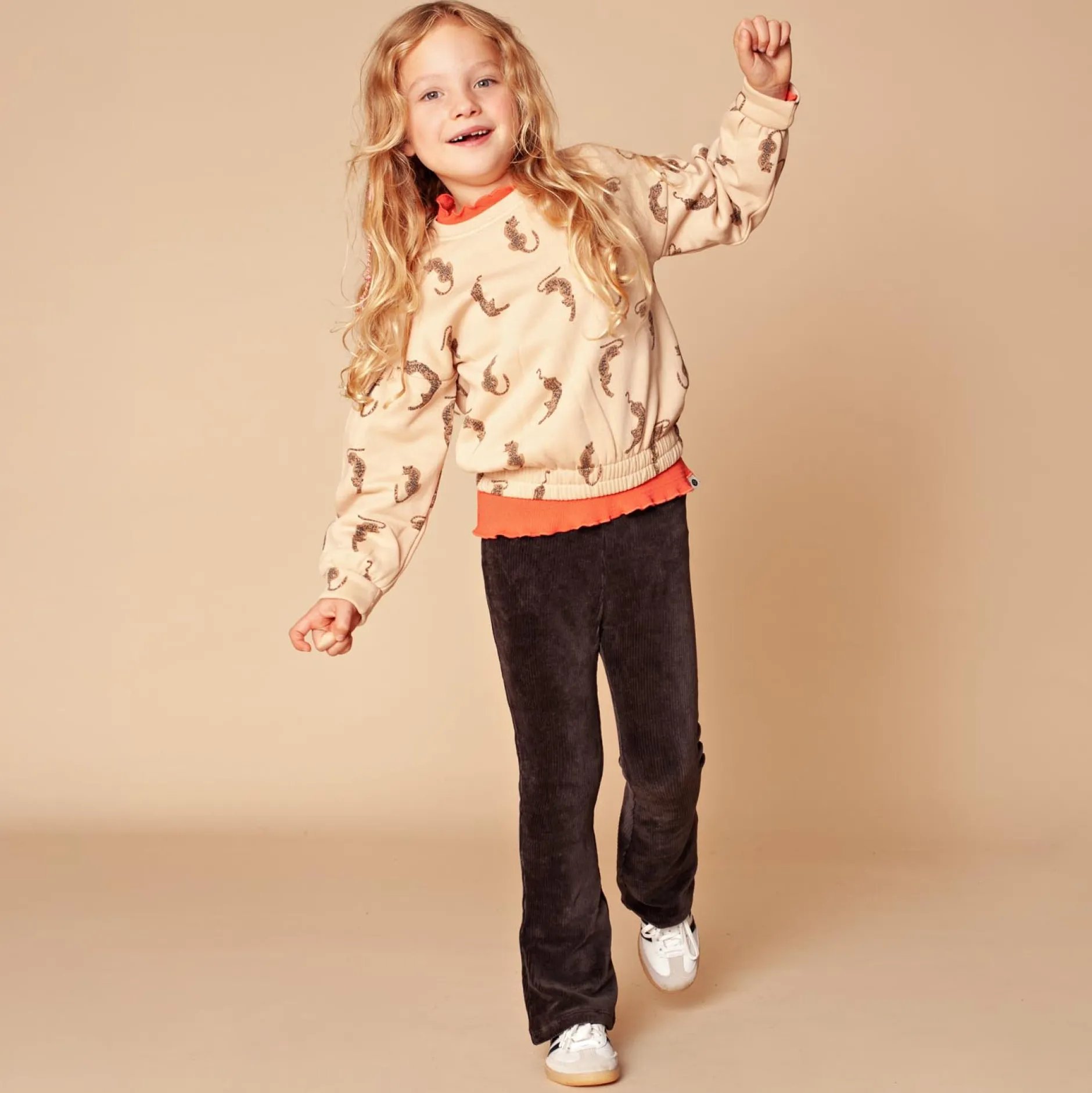 Truien & Vesten|Truien & Sweaters*Stains & Stories peuter sweater lange mouwen all over print beige Dark Off-White