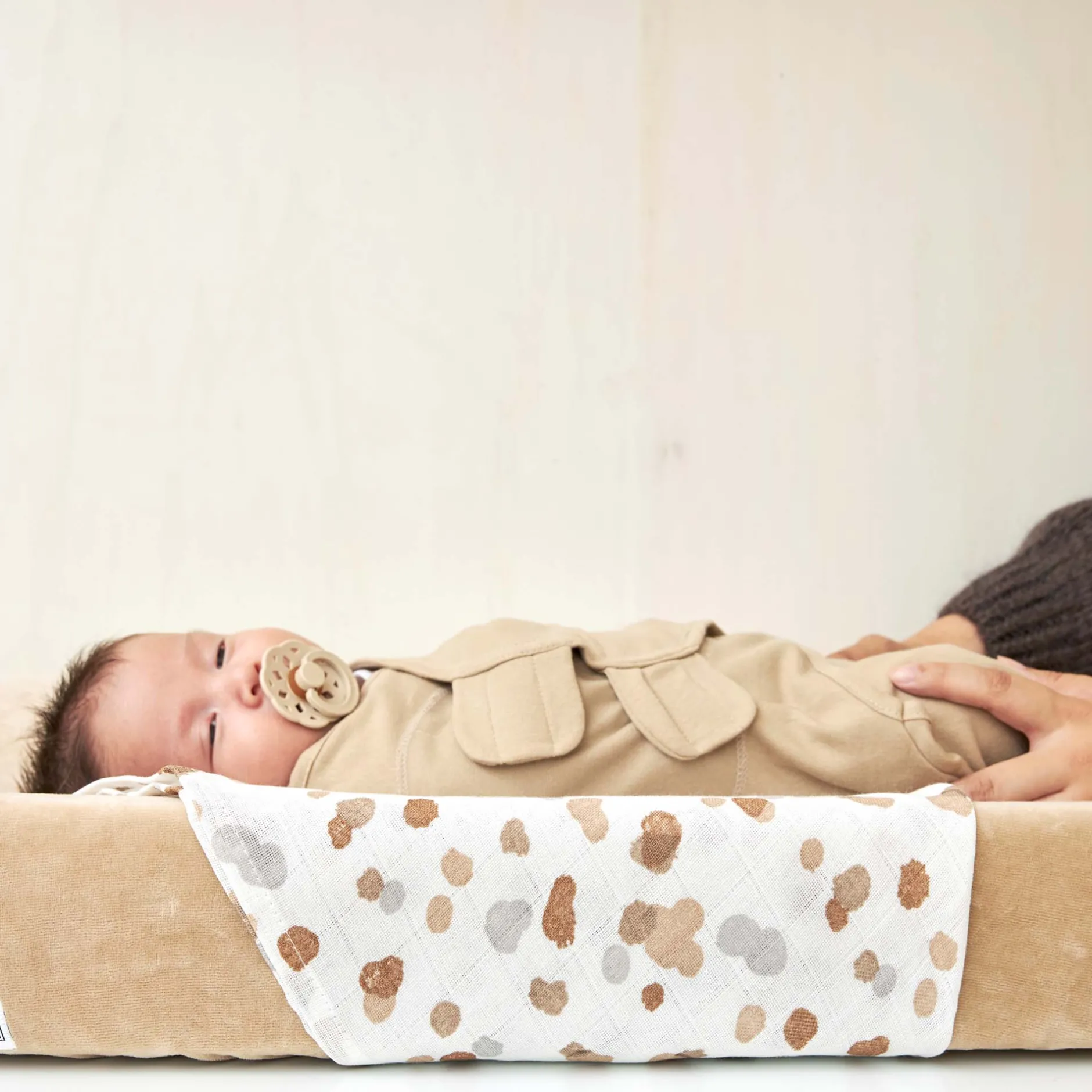 Inbakerdoeken & Inbakerslaapzakken*Meyco Swaddle 0-3 maanden sand Sandbrown