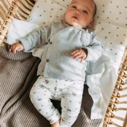 Sokjes & Slofjes|Broeken*Sweet Petit Mini overslag shirt, broekje & sokken Soft Blue Grey