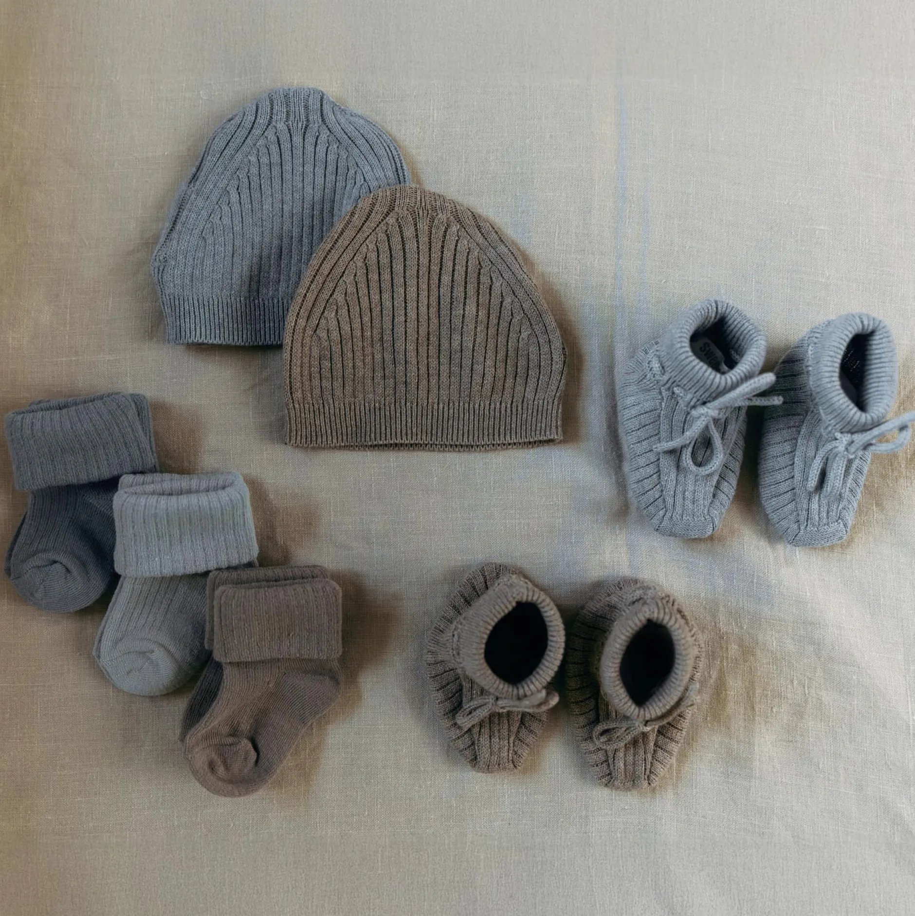 Sokjes & Slofjes*Sweet Petit Mini slofjes grijs Soft Blue Grey